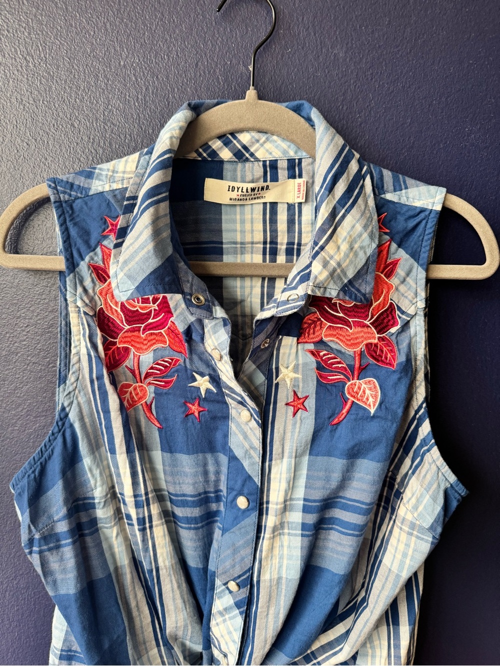 Idyllwind Blue Plaid Pear Snap Sleeveless Western Shirt w/ Red Rose Embroidery